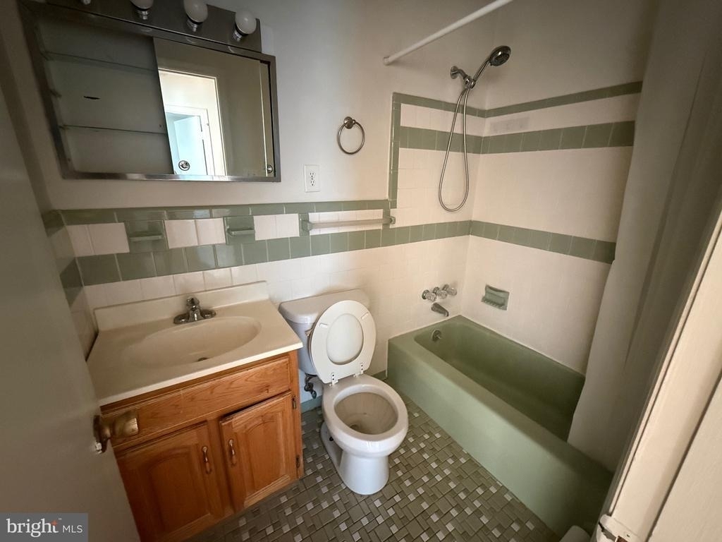 1667 Monroe Bay Circle - Photo 5