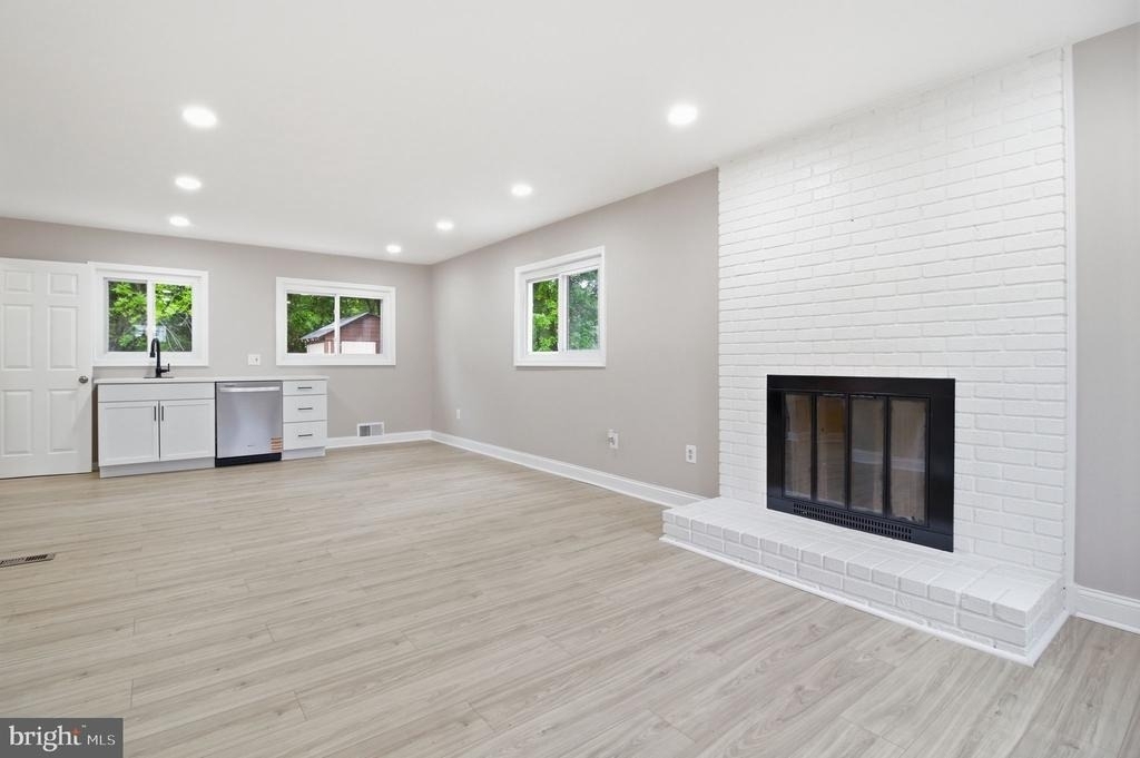 13206 Staggs Court - Photo 8