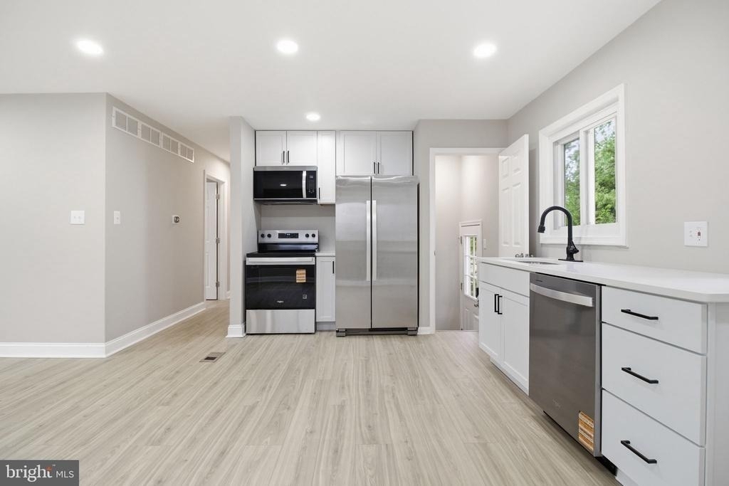 13206 Staggs Court - Photo 4