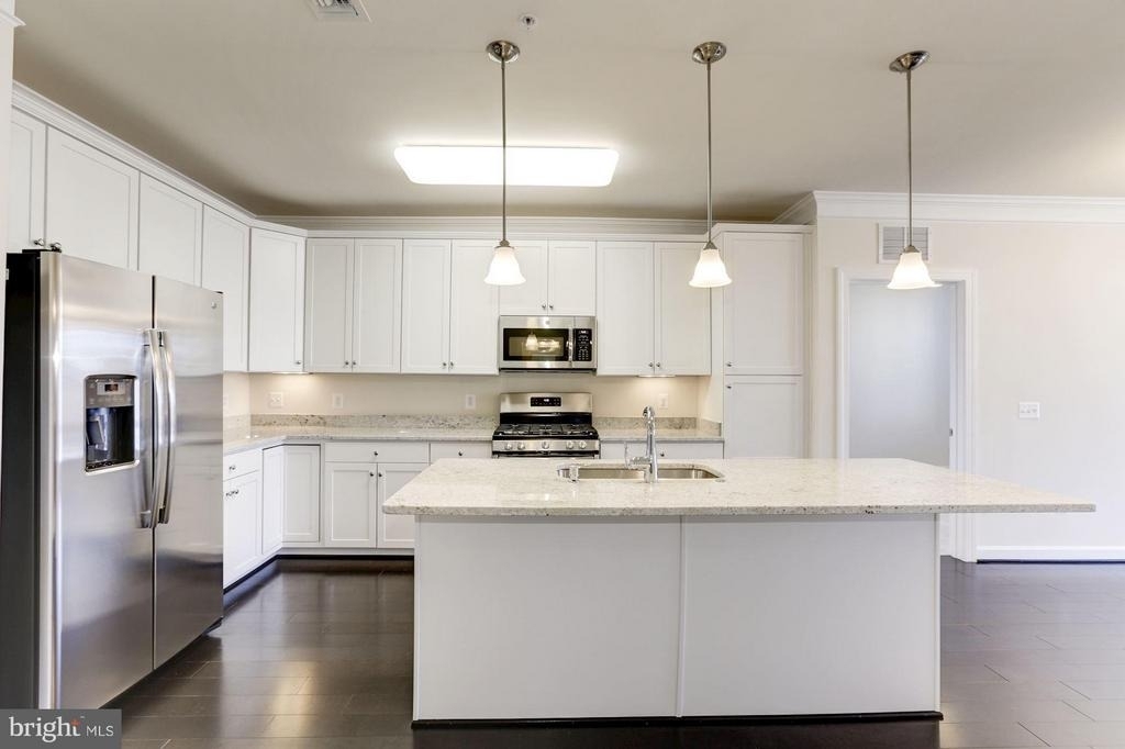 13740 Endeavour Drive - Photo 6