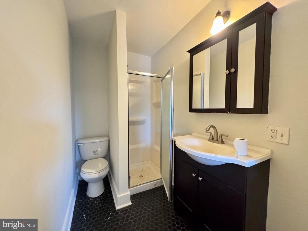 2228 Fairmount Avenue - Photo 2