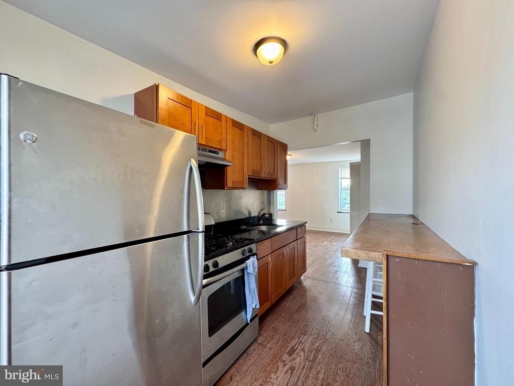2228 Fairmount Avenue - Photo 4