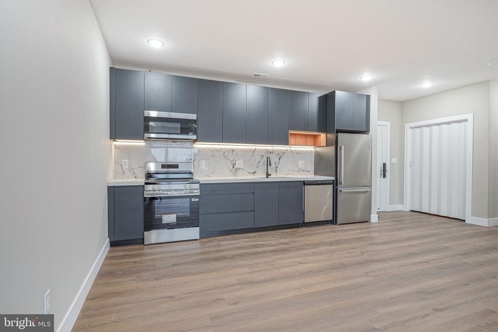 4432 Wingate Street - Photo 4