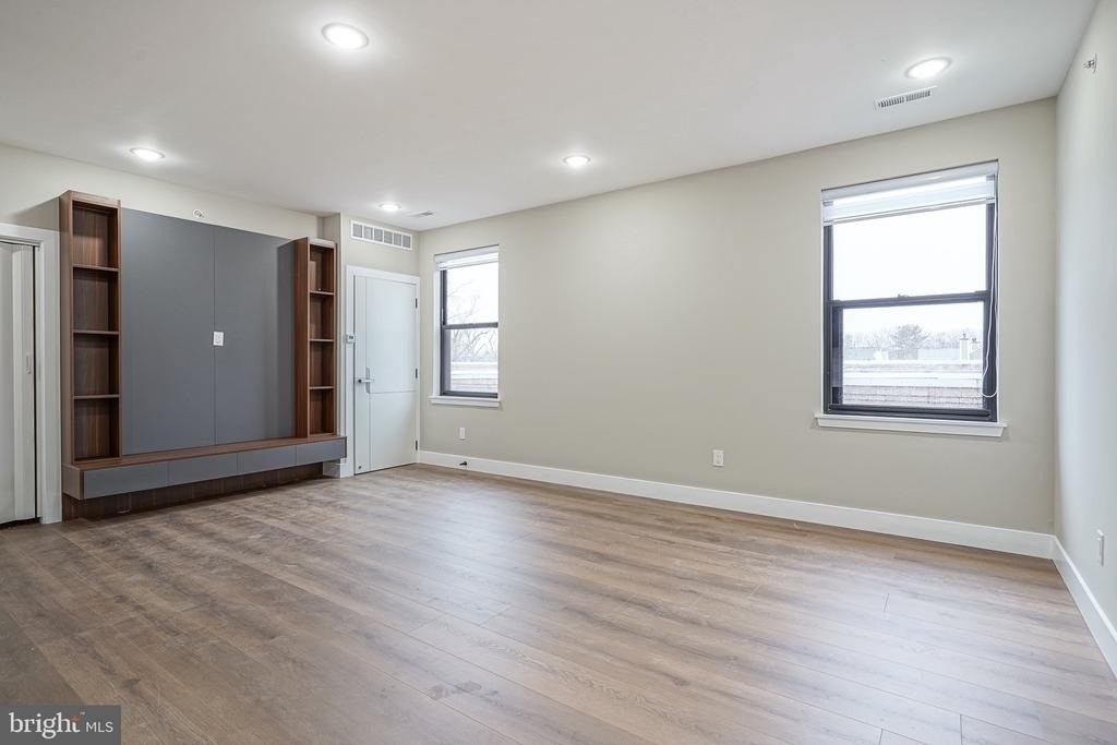 4432 Wingate Street - Photo 20