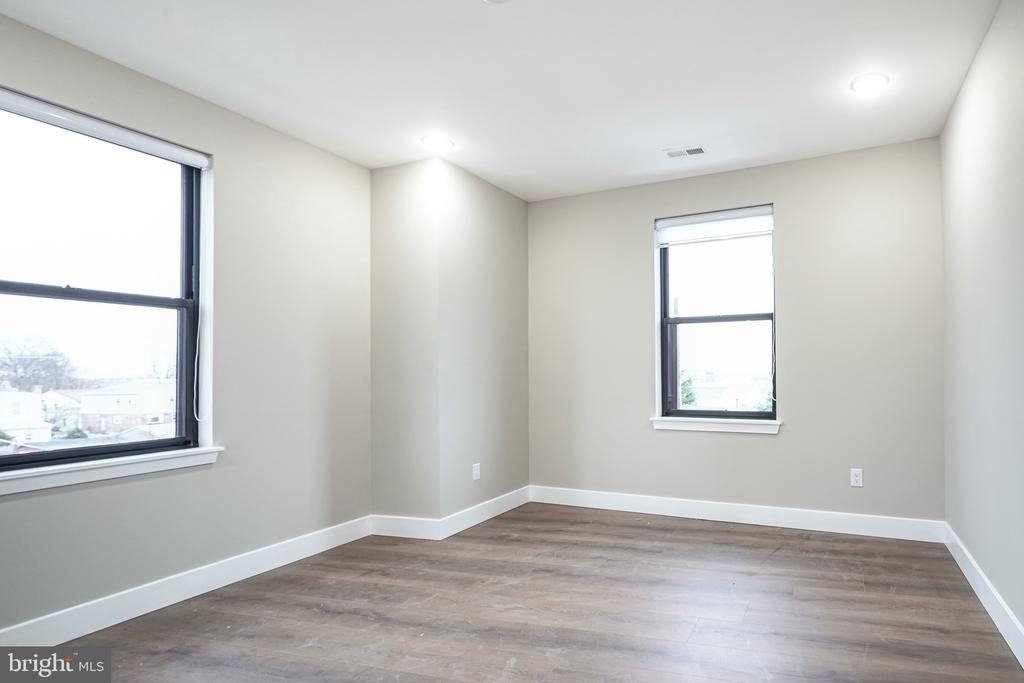 4432 Wingate Street - Photo 15