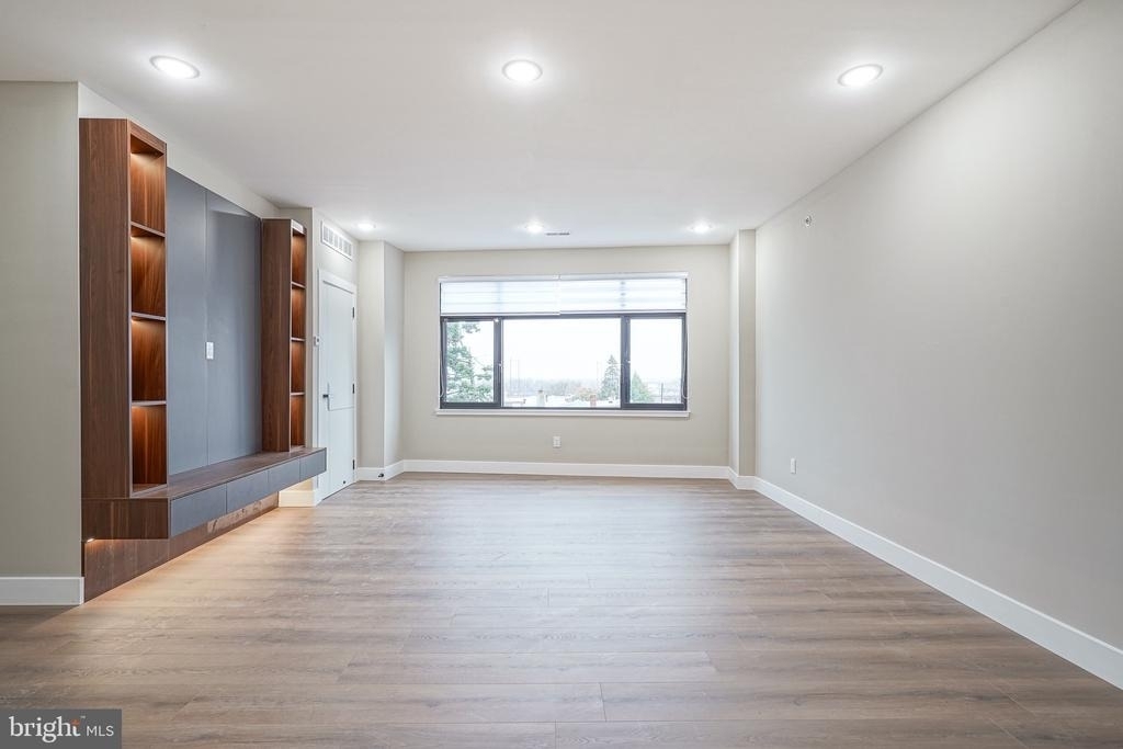4432 Wingate Street - Photo 8