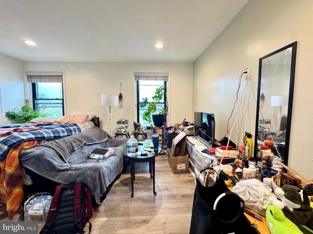 2226 Fairmount Avenue - Photo 3