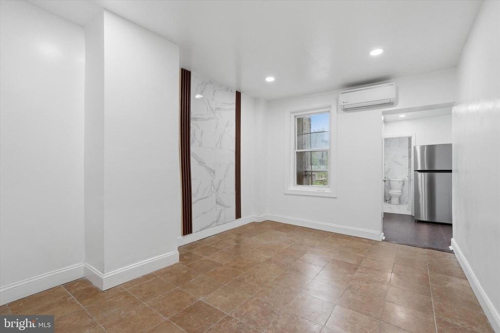 250 E Girard Avenue - Photo 3