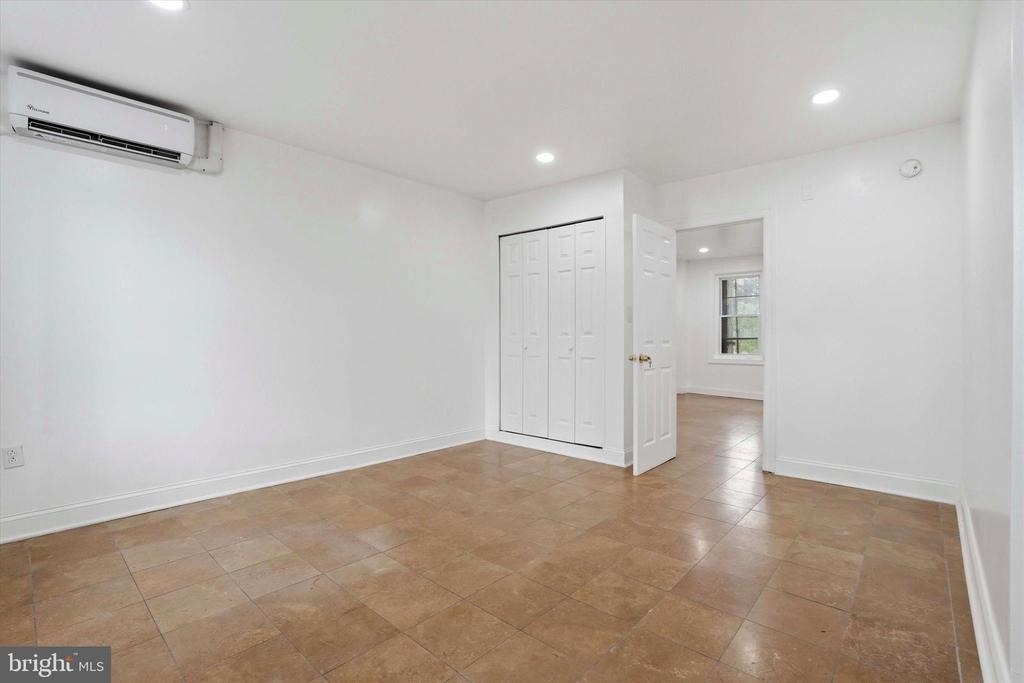 250 E Girard Avenue - Photo 5