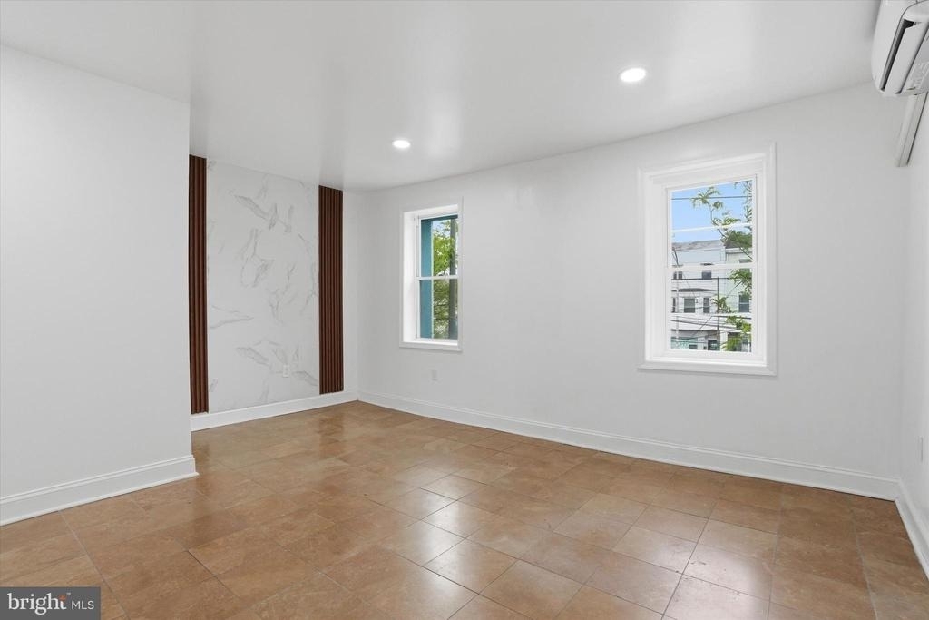 250 E Girard Avenue - Photo 4