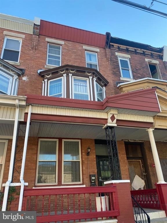 1914 W Berks Street - Photo 1