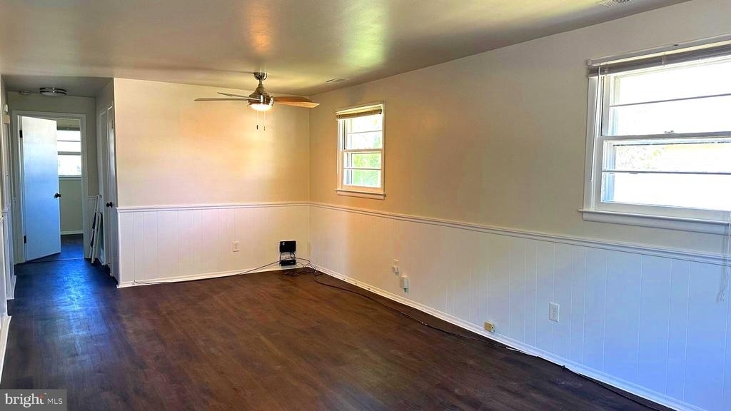 257 Evergreen Avenue - Photo 2
