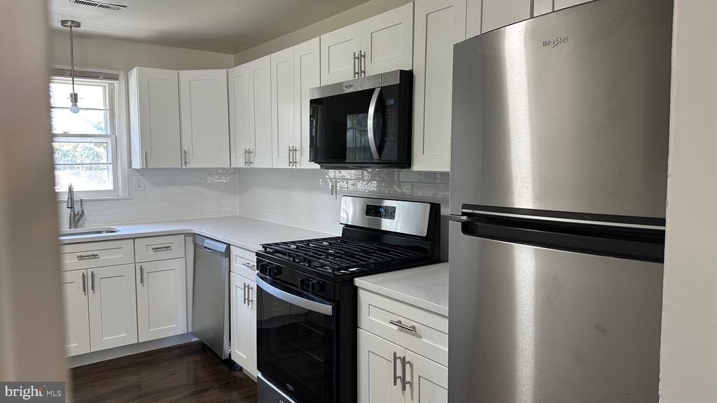 257 Evergreen Avenue - Photo 5