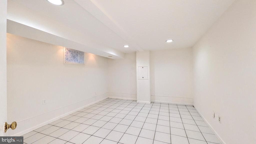 8835 Tuckerman Lane - Photo 19