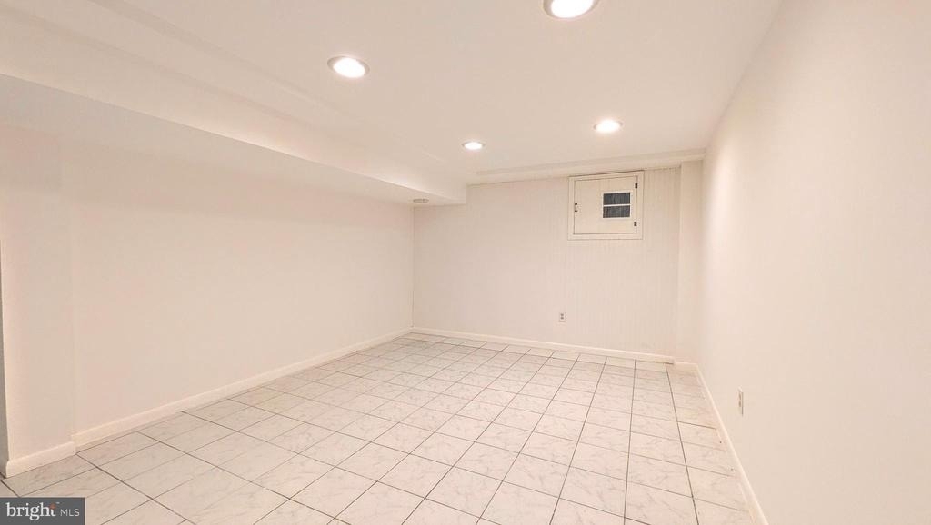 8835 Tuckerman Lane - Photo 18