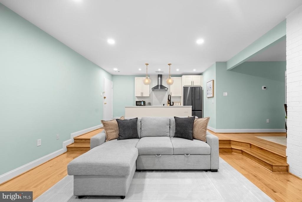 9820 Georgia Avenue - Photo 3
