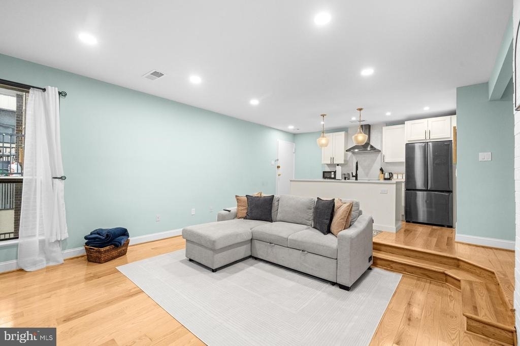 9820 Georgia Avenue - Photo 2