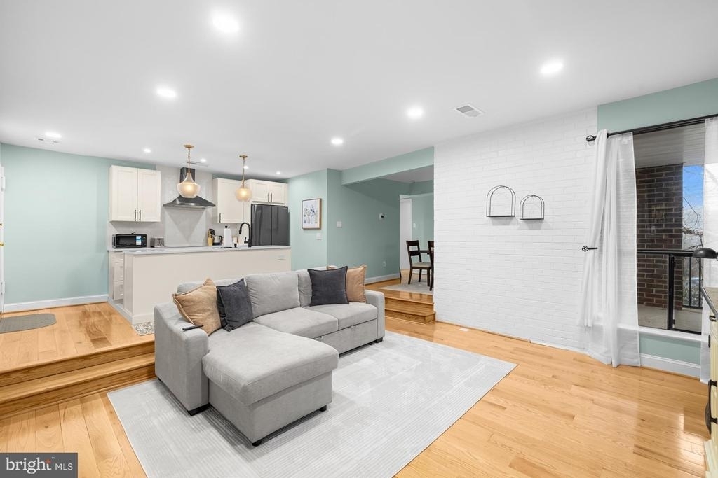 9820 Georgia Avenue - Photo 1