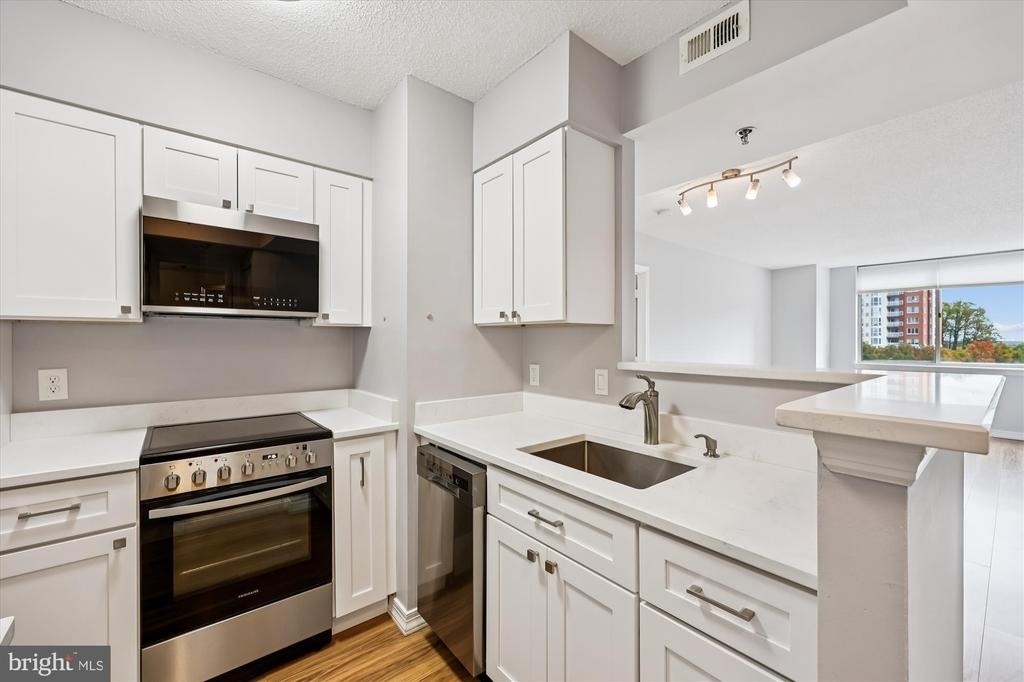 5809 Nicholson Lane - Photo 3