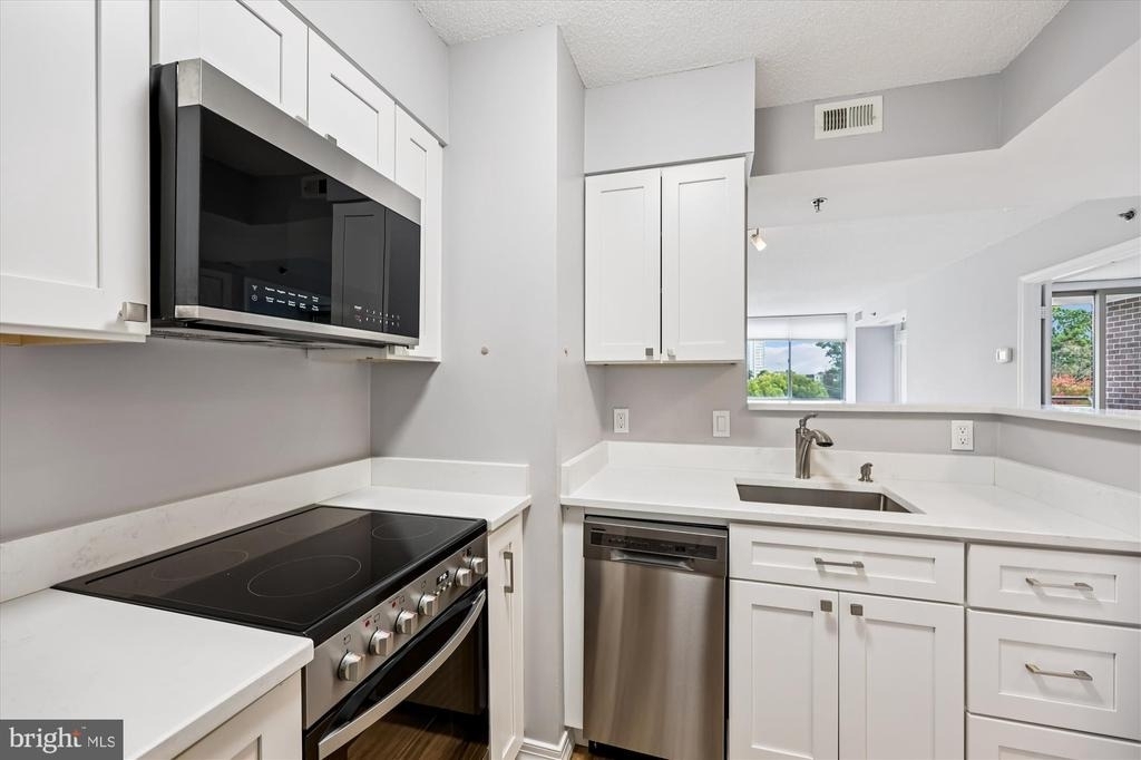 5809 Nicholson Lane - Photo 2