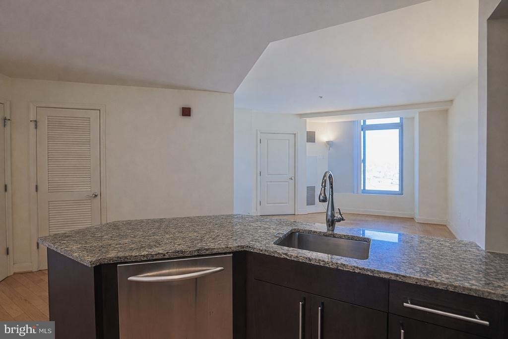 675 President Street - Photo 5
