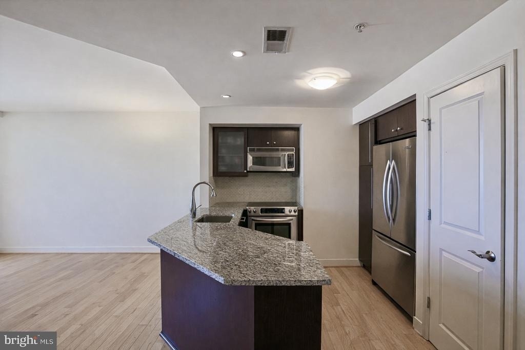 675 President Street - Photo 2