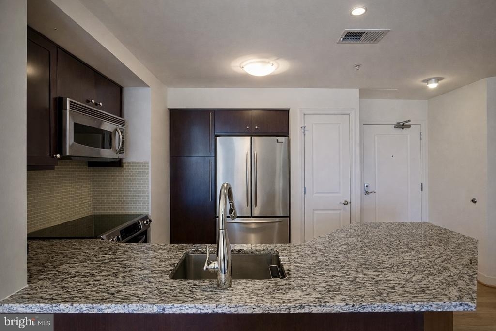 675 President Street - Photo 3