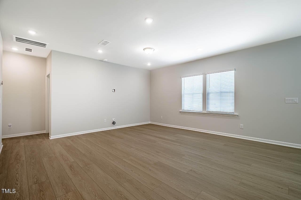 1400 Hollyview Avenue - Photo 24
