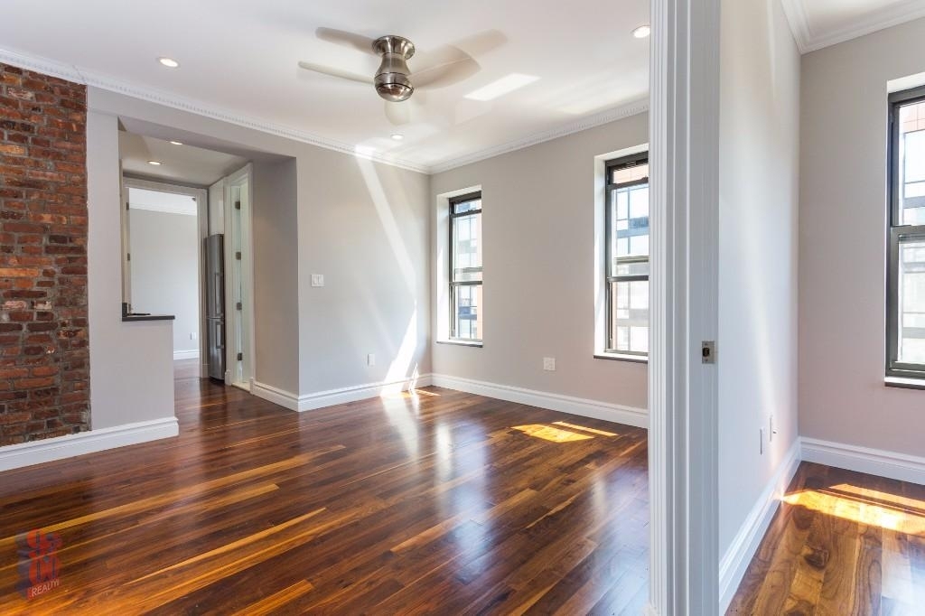 1590 Lexington Avenue - Photo 1