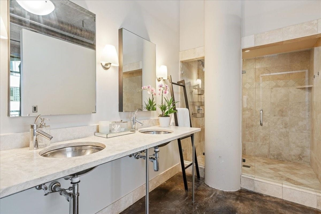 311 W 5th St - Photo 7