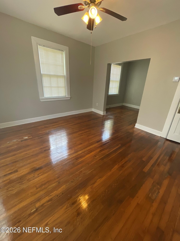 2752 Herschel Street - Photo 2