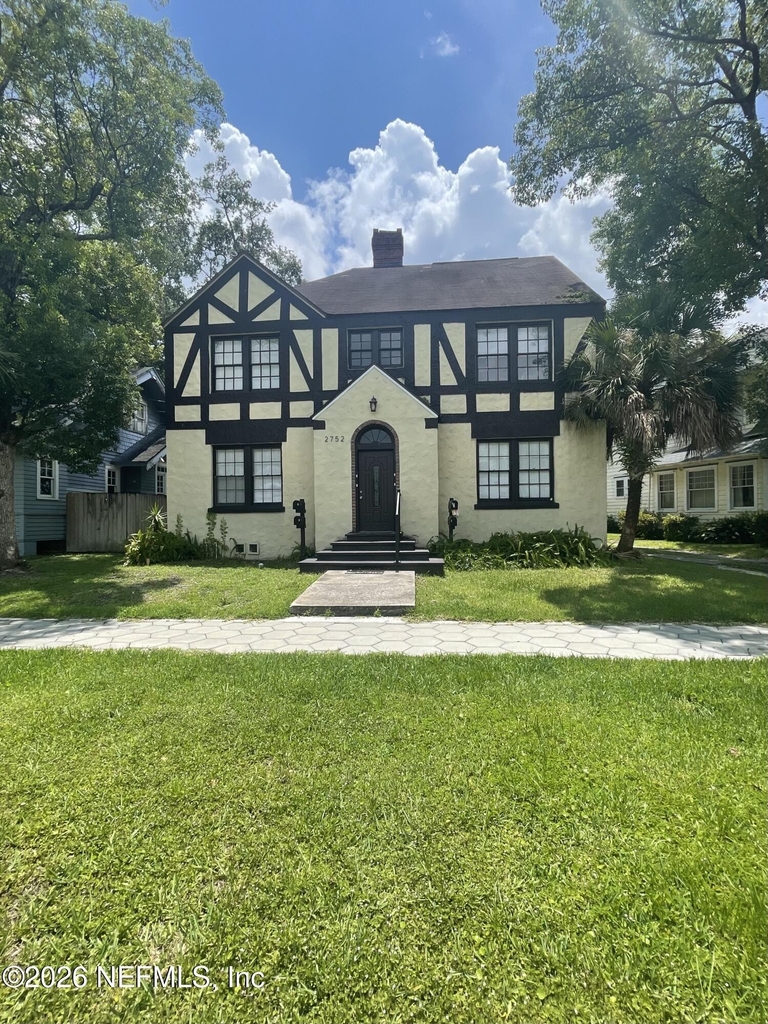 2752 Herschel Street - Photo 0