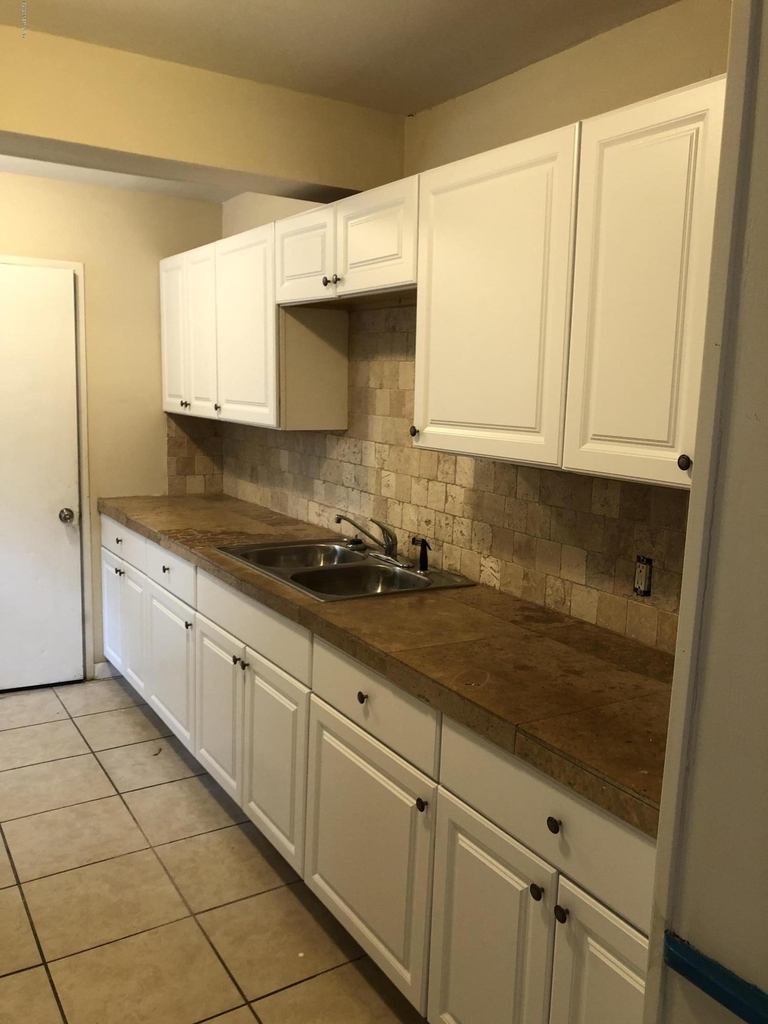 7318 Strato Road - Photo 3