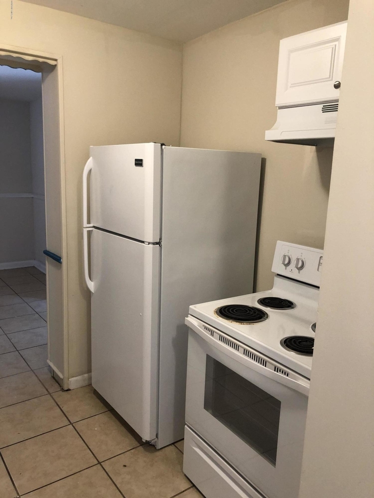 7318 Strato Road - Photo 4