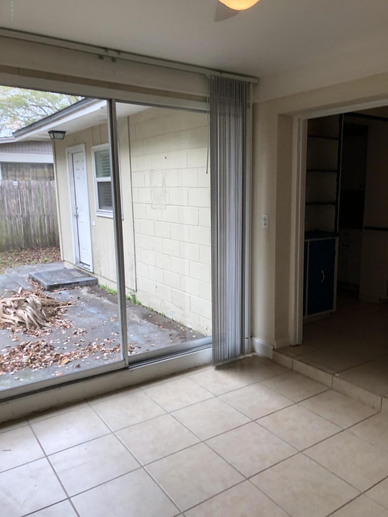 7318 Strato Road - Photo 7