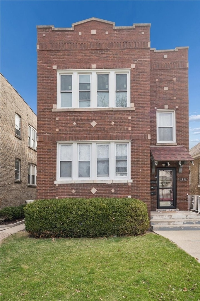 1341 Ridgeland Avenue - Photo 0
