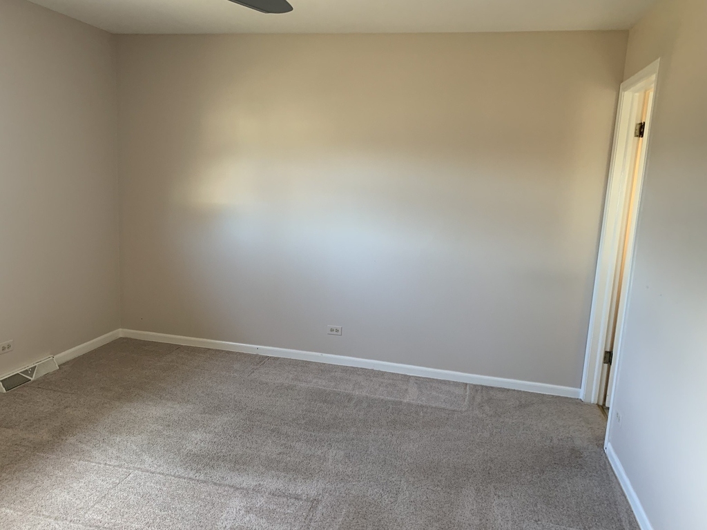 7609 Hayenga Lane - Photo 11