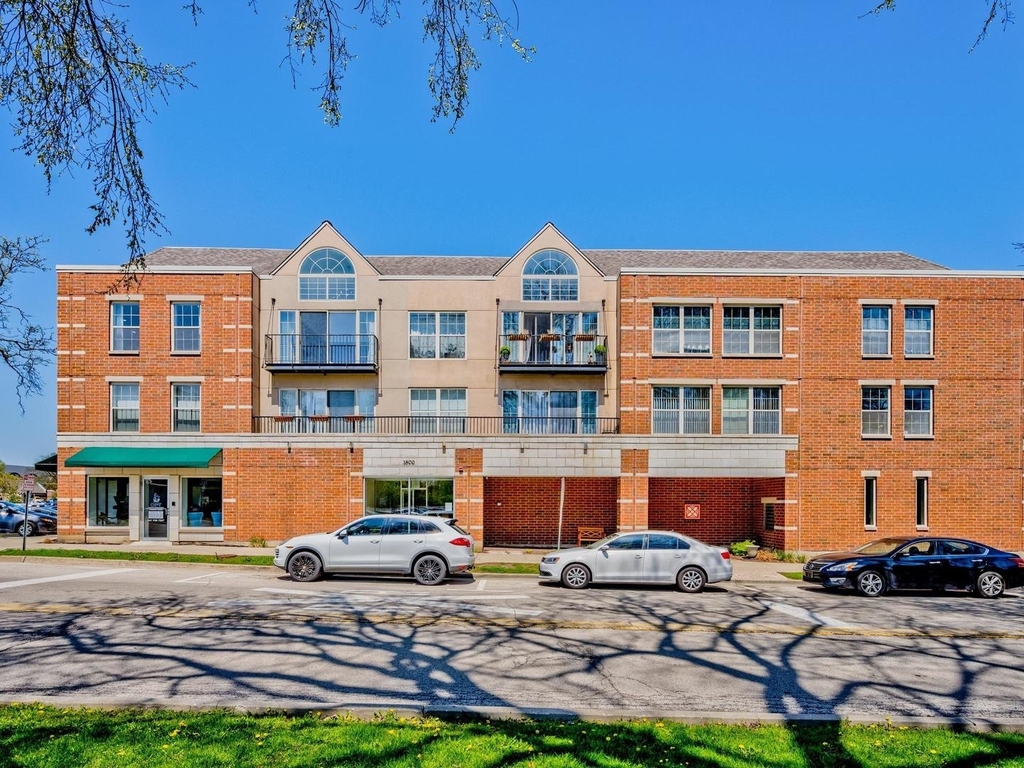 1800 Dewes Street - Photo 0