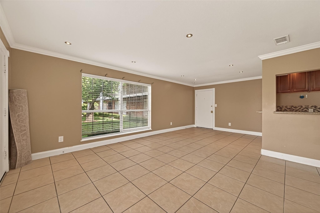 2201 Fountain View Drive - Photo 5