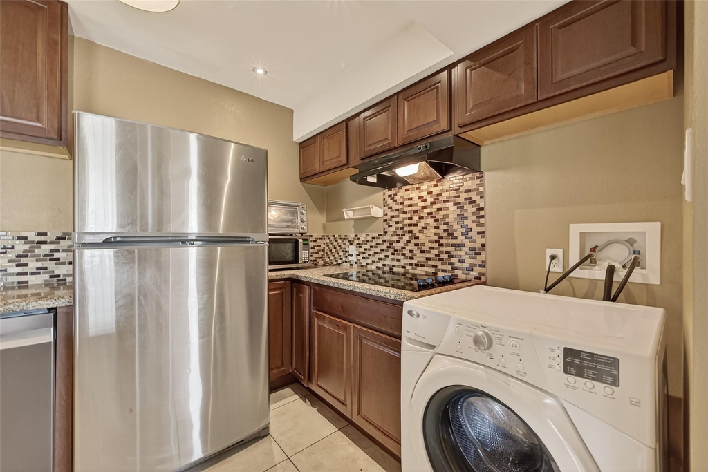 2201 Fountain View Drive - Photo 6
