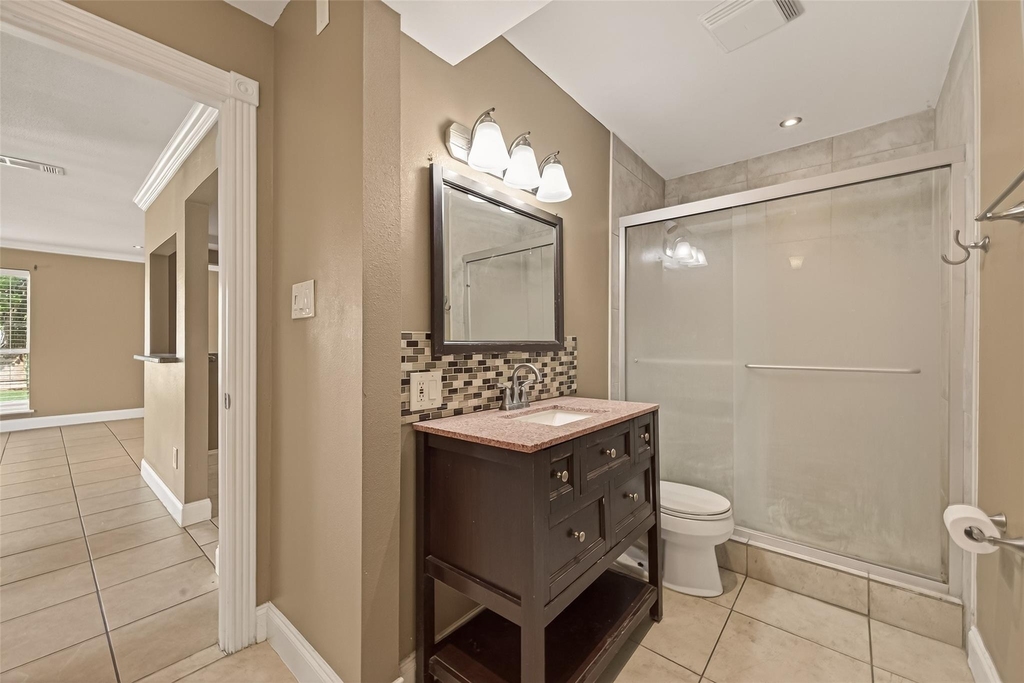 2201 Fountain View Drive - Photo 14