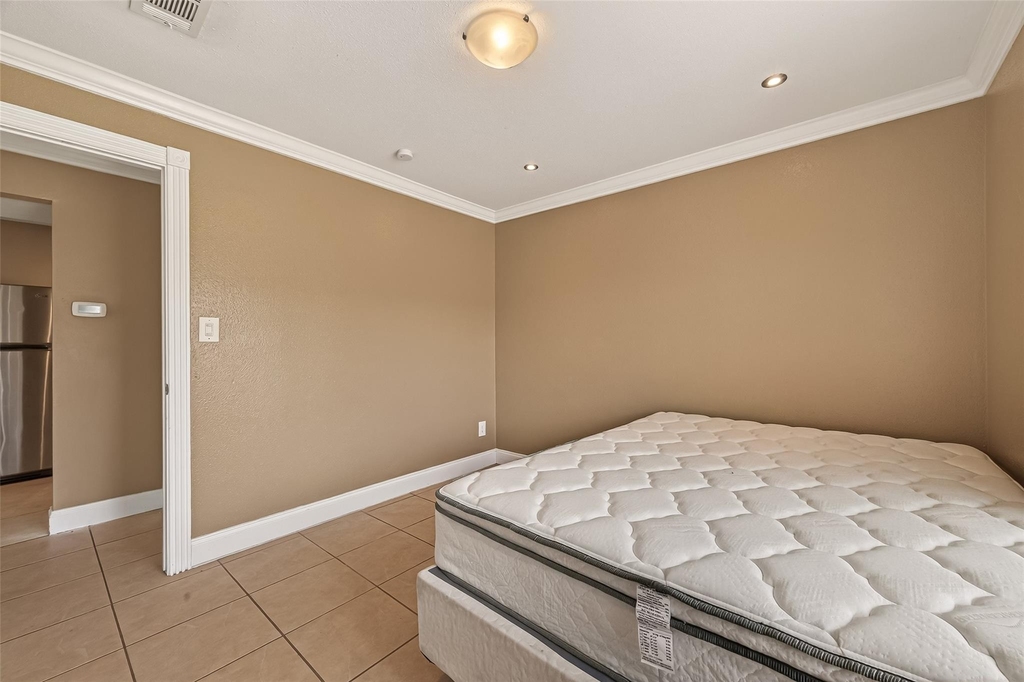 2201 Fountain View Drive - Photo 13