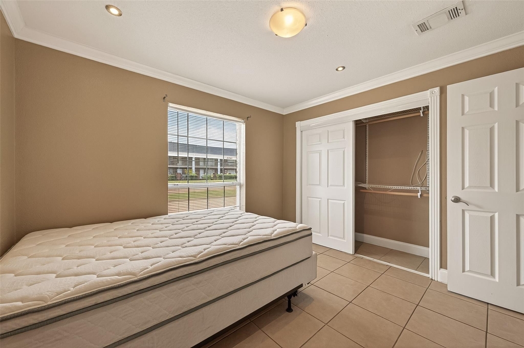 2201 Fountain View Drive - Photo 12