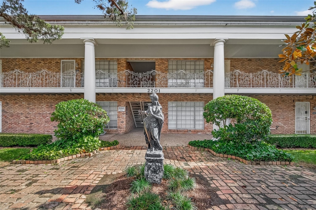 2201 Fountain View Drive - Photo 1