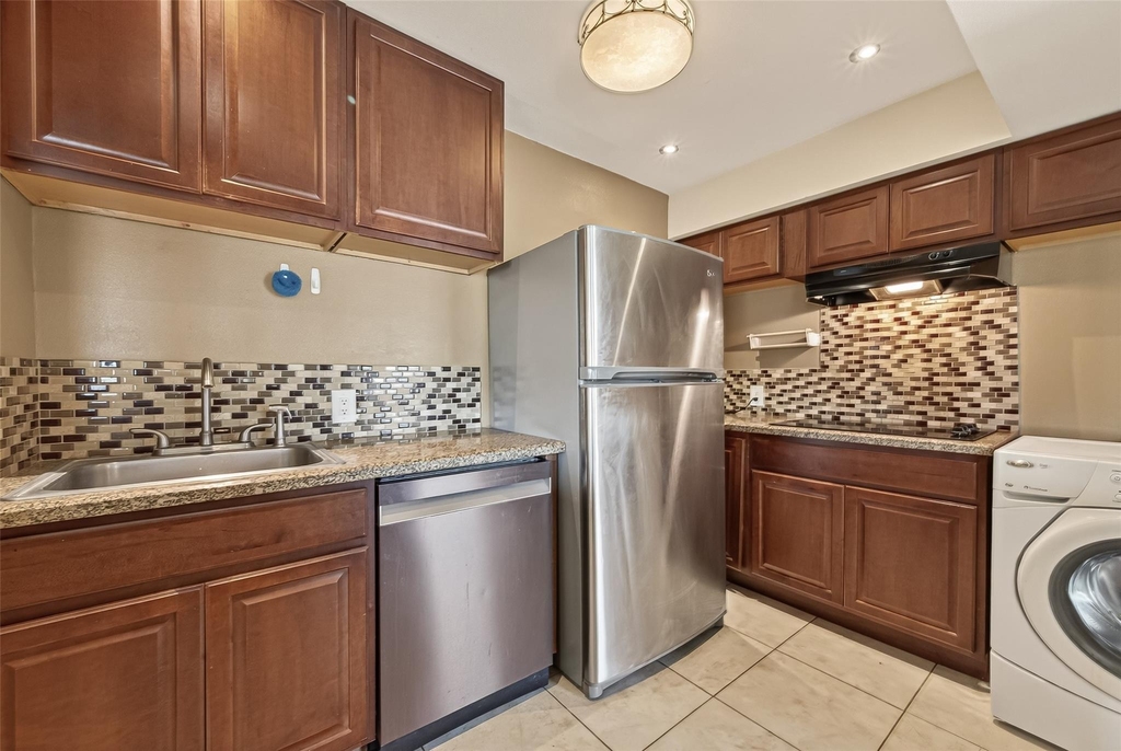 2201 Fountain View Drive - Photo 8