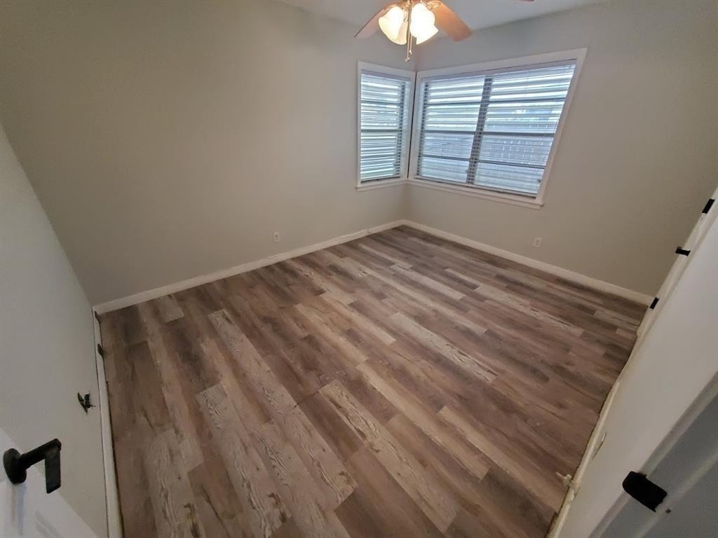 4511 Avenue R 1/2 - Photo 9