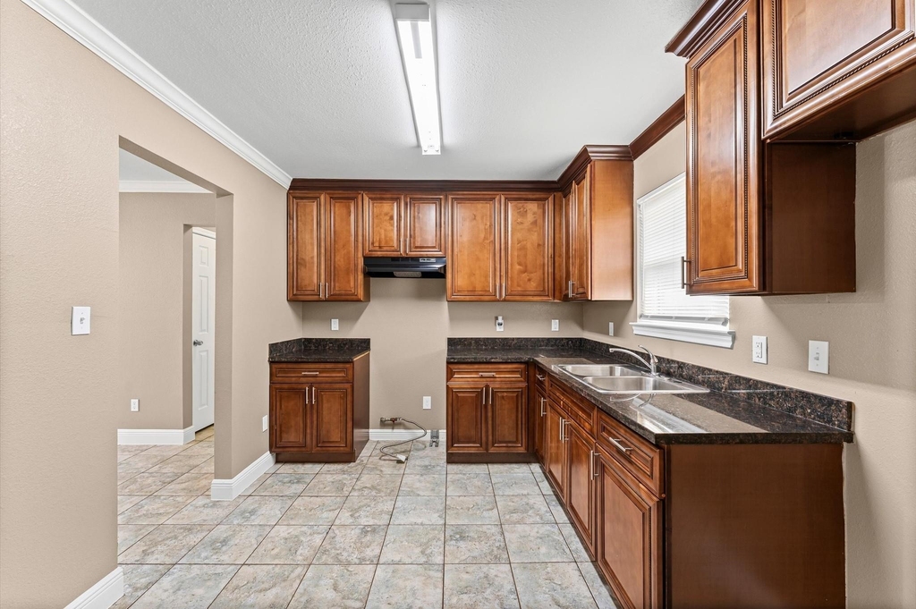 5646 Belmark Street - Photo 6