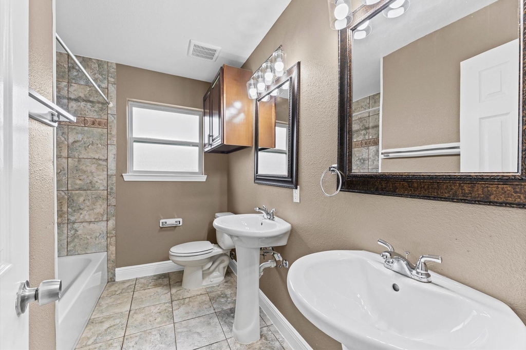 5646 Belmark Street - Photo 11