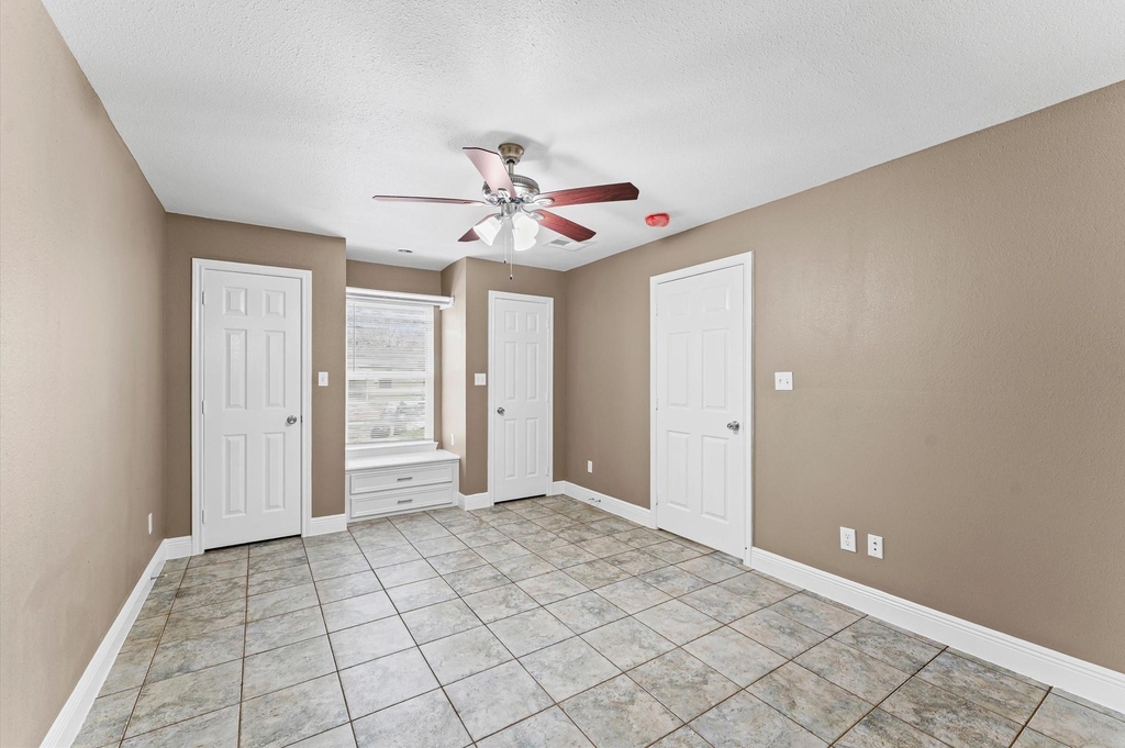 5646 Belmark Street - Photo 8