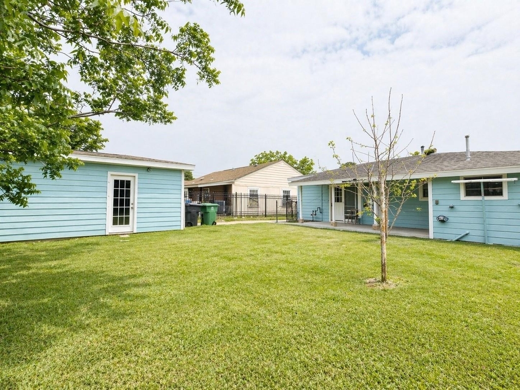 8069 Juliabora Street - Photo 4